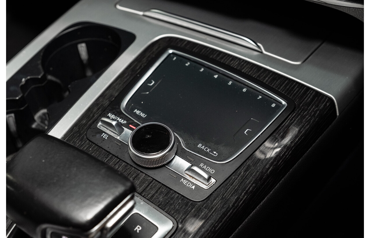 10/2015 Audi Q7 3.0 TDI Quattro (AWD) MY16 4M 4d Wagon Graphite Grey Metallic Turbo Diesel V6 3.0L