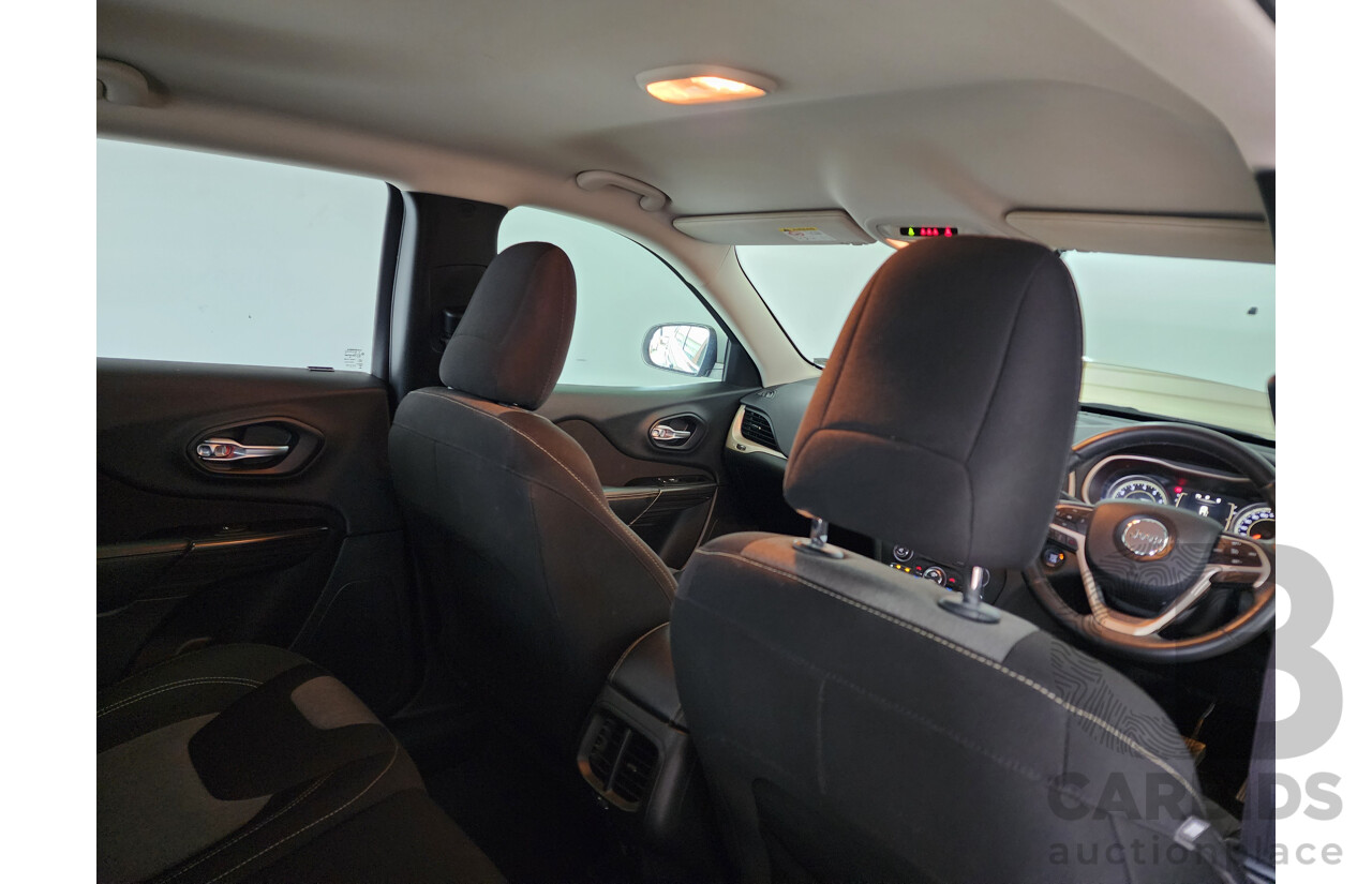 7/2014 Jeep Cherokee Longitude (4x4) KL 4d Wagon White 3.2L