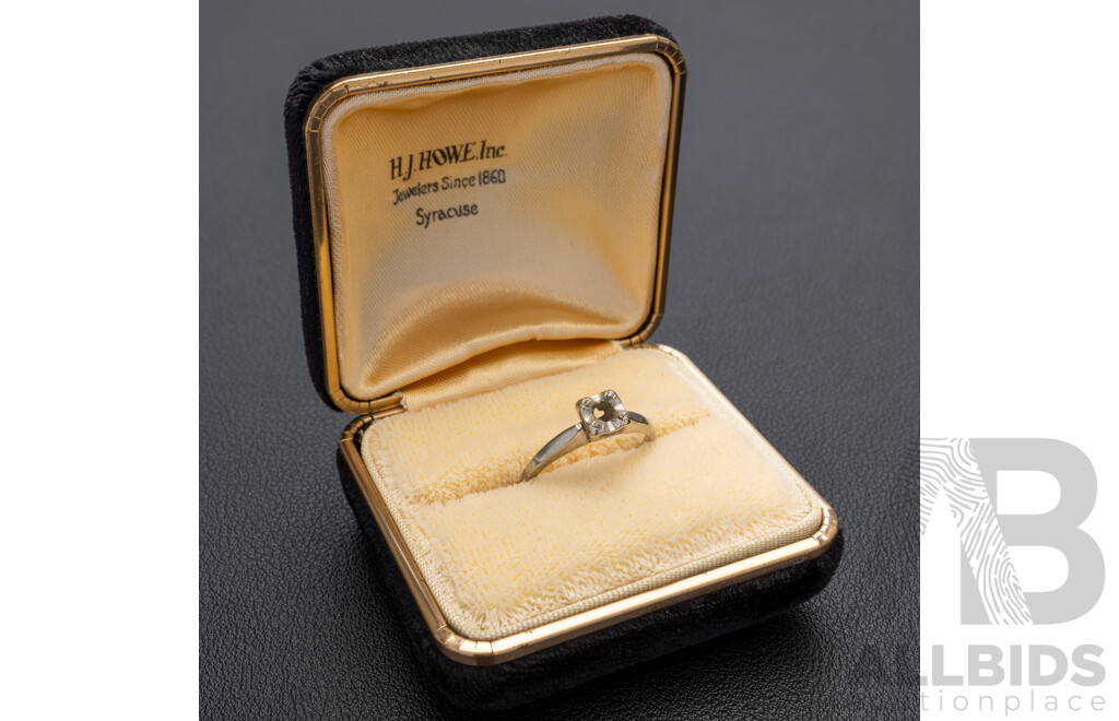 18ct White Gold Vintage Ring Mount, Missing Gemstone, Size N, 2.41 Grams