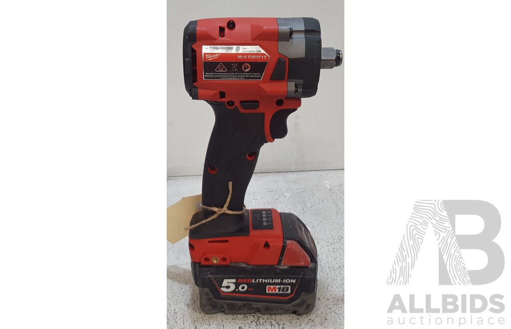 Milwaukee (M18FIW2F12) M18 FUEL 1/2-Inch Compact Impact Wrench with Friction Ring