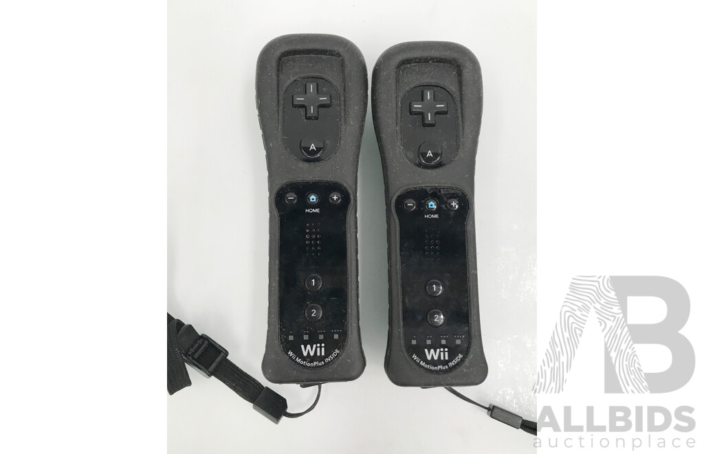 Pair of Nintendo Wii Remote Controllers
