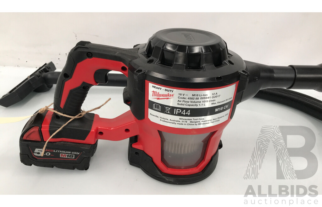 Milwaukee Cordless M18 Compact Vacuum