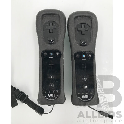 Pair of Nintendo Wii Remote Controllers