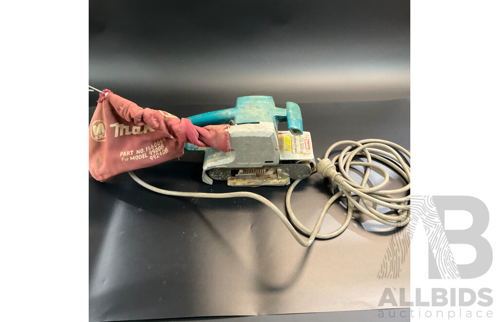 Makita Corded 5740NB Circular Saw & UC3520A 800W Electric Chainsaw & 9900B Belt Sander