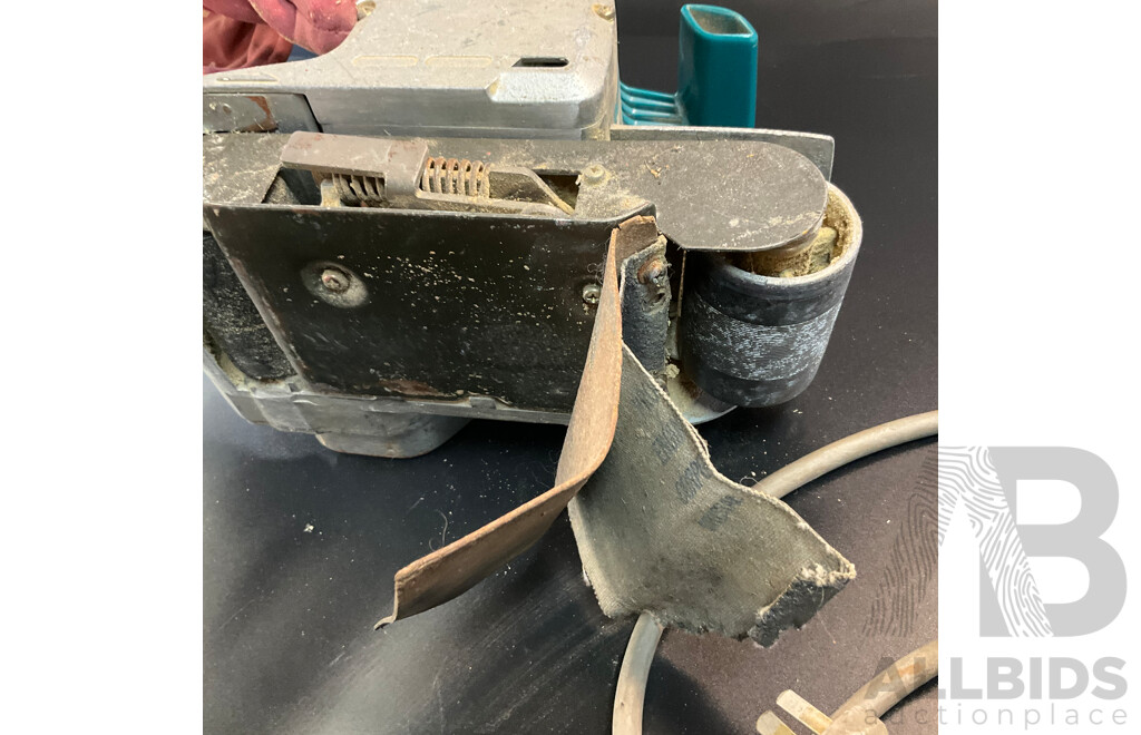 Makita Corded 5740NB Circular Saw & UC3520A 800W Electric Chainsaw & 9900B Belt Sander