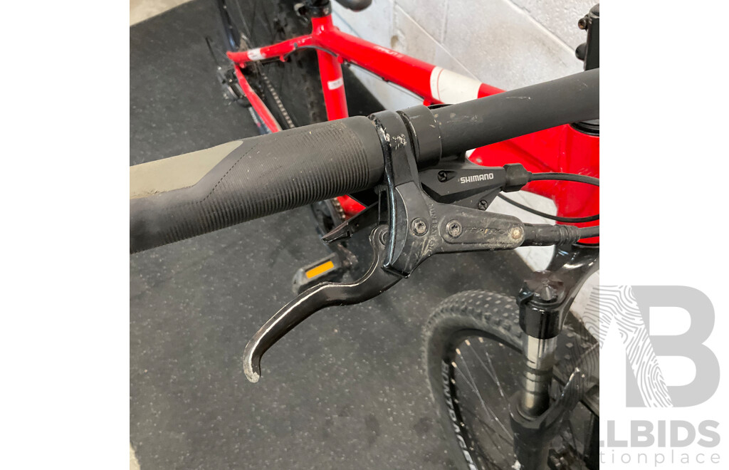 TREK Marlin 5 Mountain Bike 15.5 Inch Red Bike