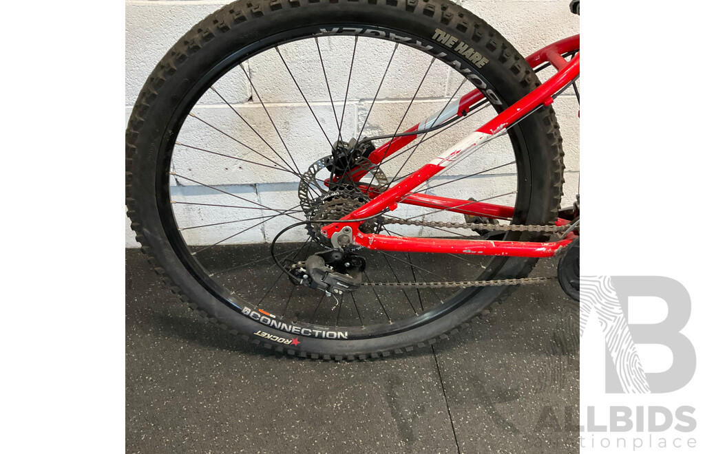 TREK Marlin 5 Mountain Bike 15.5 Inch Red Bike