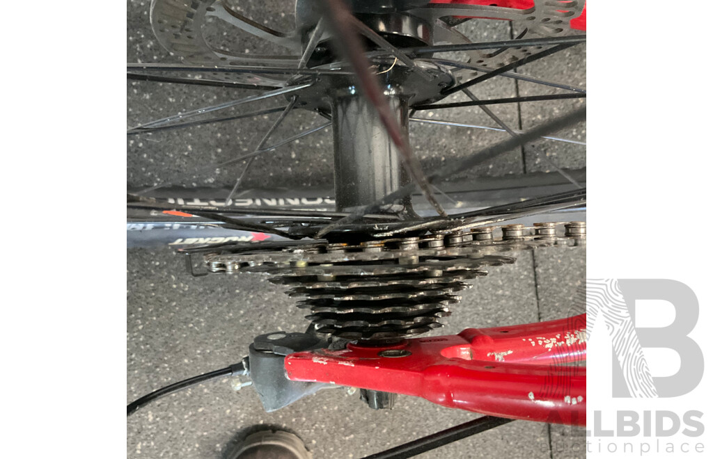 TREK Marlin 5 Mountain Bike 15.5 Inch Red Bike