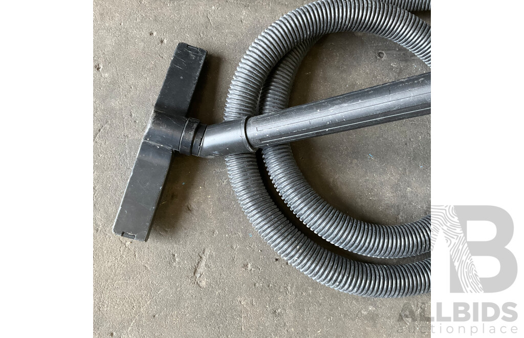 Ryobi RVC-1530IPT-G Ryobi RVC-1530IPT-G Vacuum