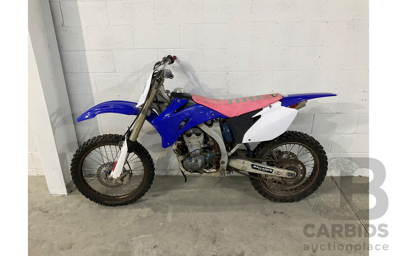 2006 Yamaha YZ450F Dirt Bike