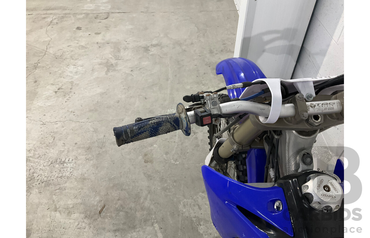 2006 Yamaha YZ450F Dirt Bike