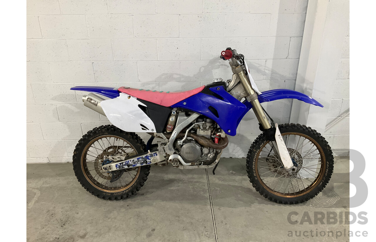 2006 Yamaha YZ450F Dirt Bike
