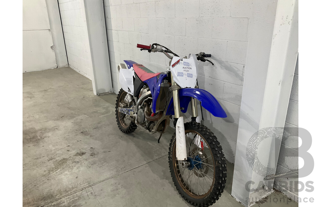 2006 Yamaha YZ450F Dirt Bike