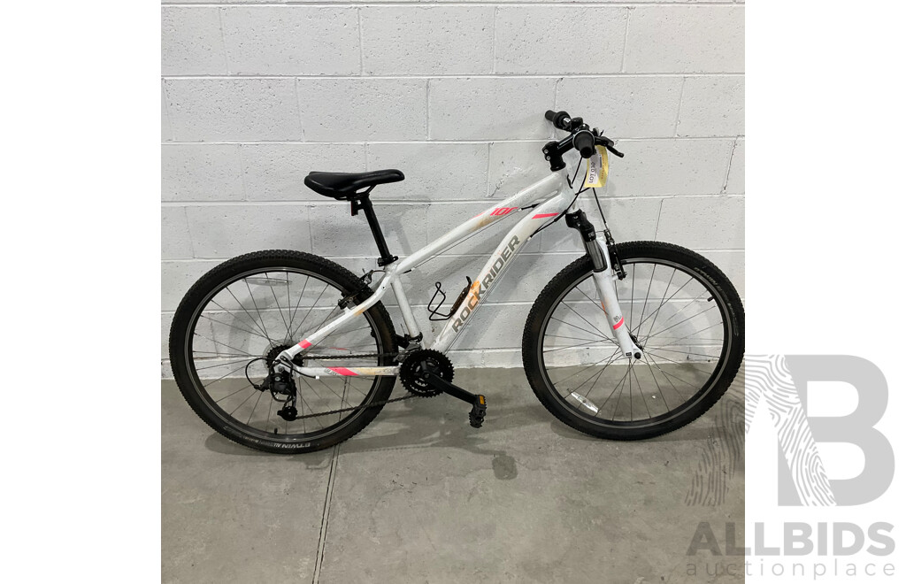 Decathlon Rockrider ST-100 Mountain Bike -Size M - White