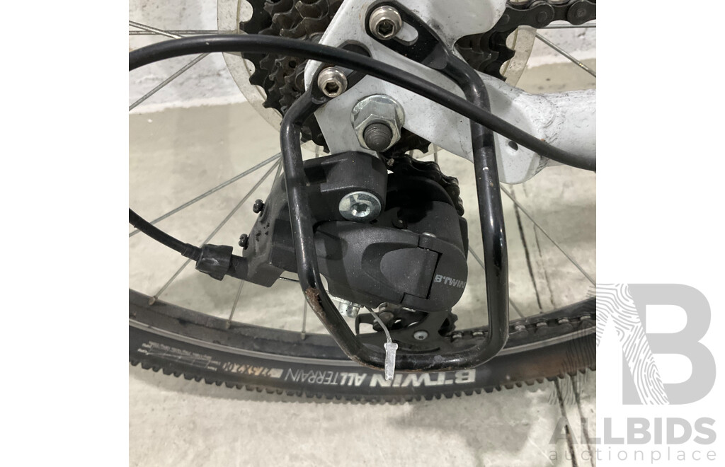 Decathlon Rockrider ST-100 Mountain Bike -Size M - White