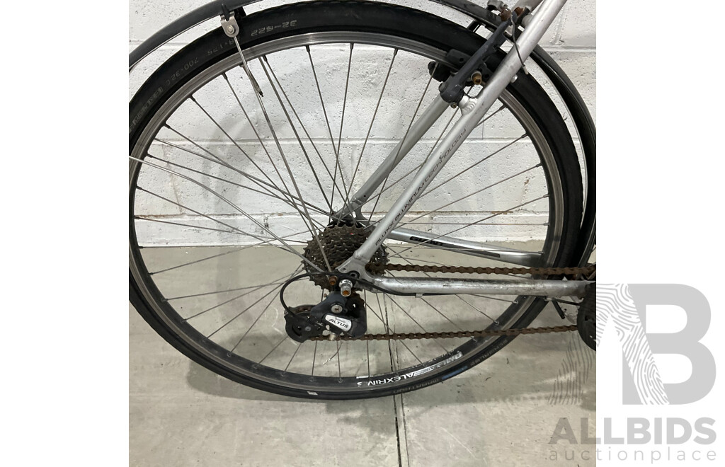 Giant Cross City Road Bike -Size XL - Silver