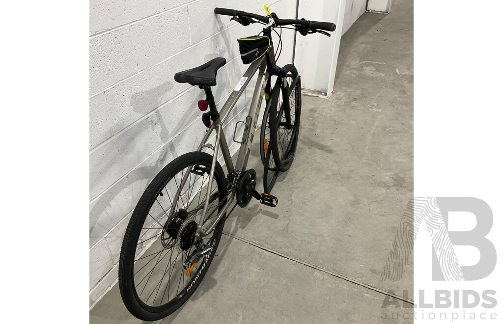 TREK Dual Sport Road Bike - Size L - Silver