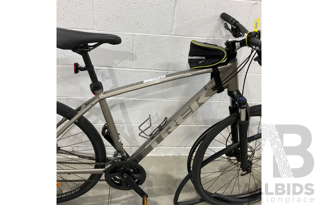 TREK Dual Sport Road Bike - Size L - Silver