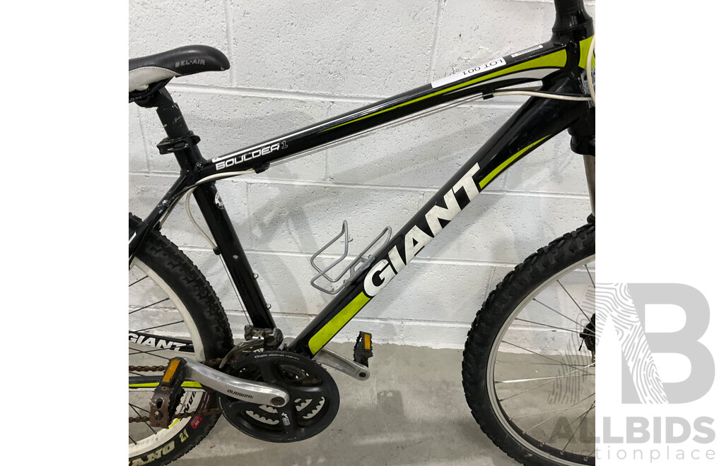 Giant Boulder1 Bike