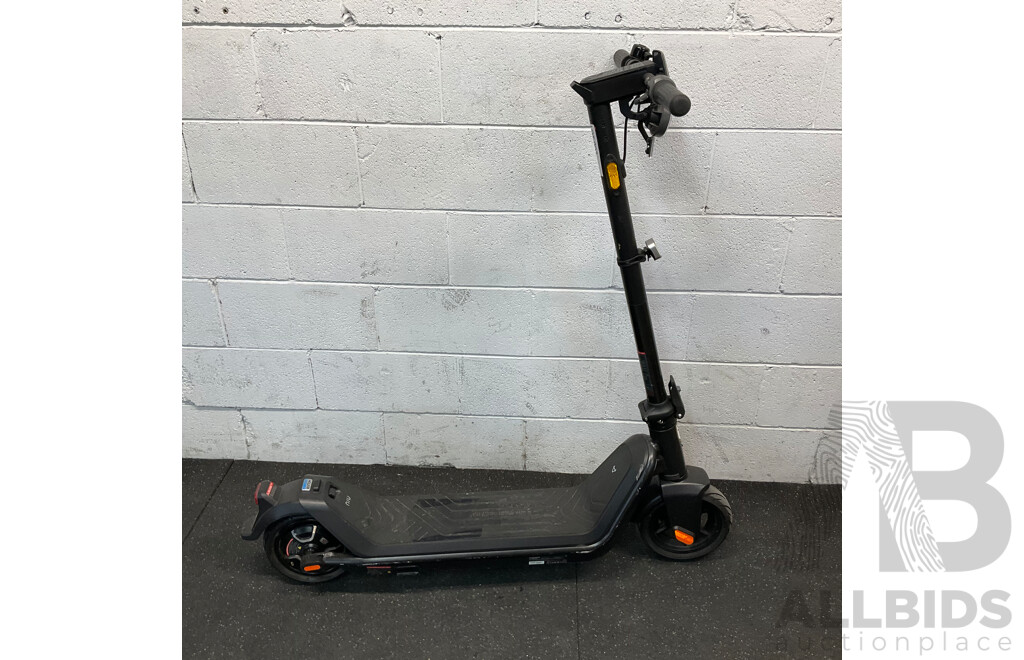 NIU Kick Scooter KQi3 Sport