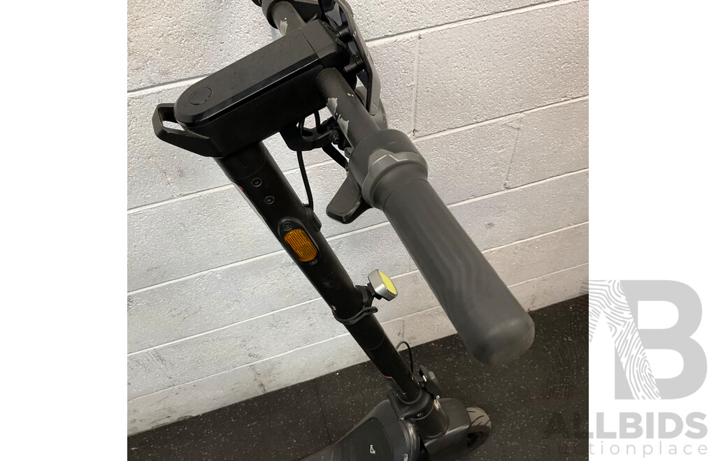 NIU Kick Scooter KQi3 Sport