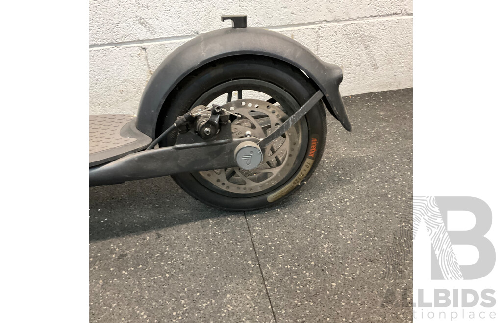 Ninebot Kick Scooter F25