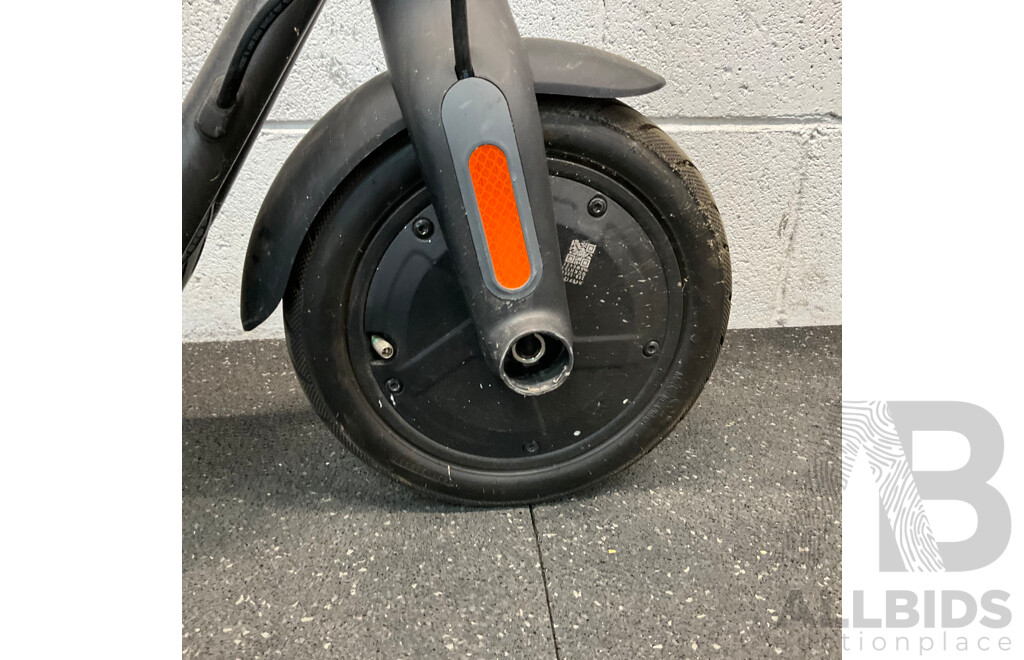 Ninebot Kick Scooter F25