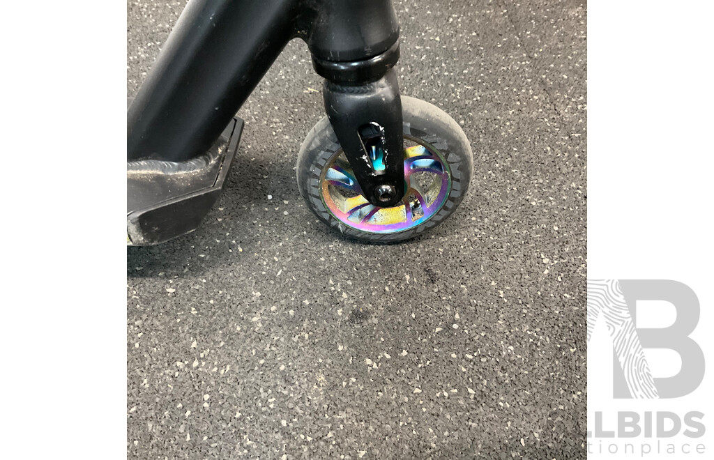 RIVAL Pro-Series Scooter