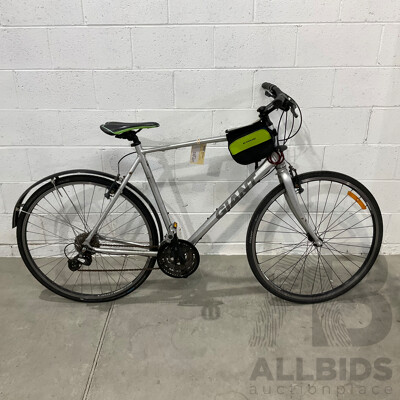 Giant Cross City Road Bike -Size XL - Silver