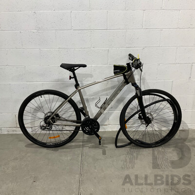 TREK Dual Sport Road Bike - Size L - Silver