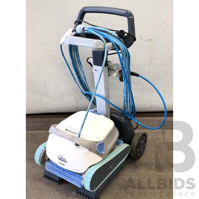 Maytronics Dolphin Robitc Pool Cleaner with Caddy