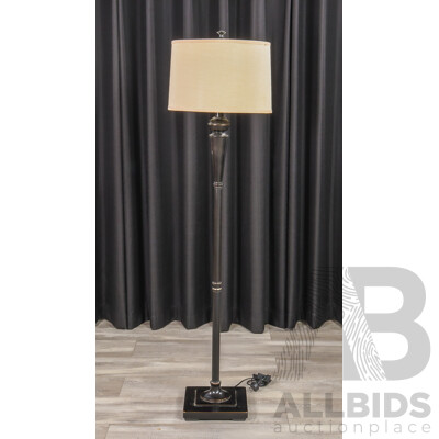 Frencg Style Metal Floor Lamp with Fabric Shade