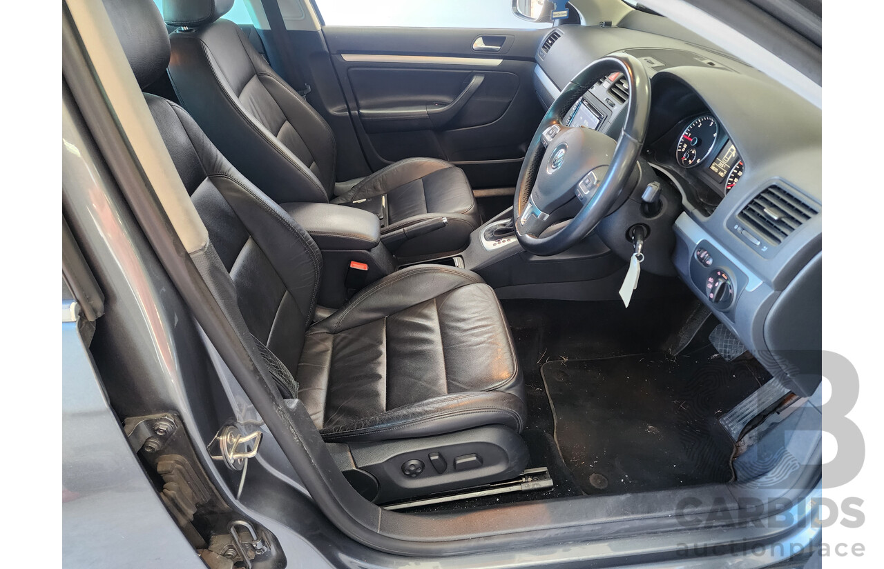 9/2010 Volkswagen Jetta 125 TDI Highline 1KM MY10 4d Sedan Grey 2.0L