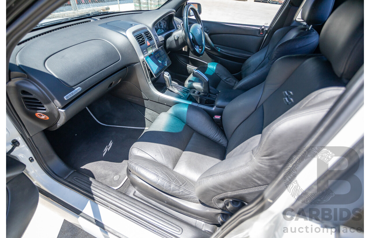 8/2005 Holden Commodore SS VZ Utility Heron White 5.7L V8