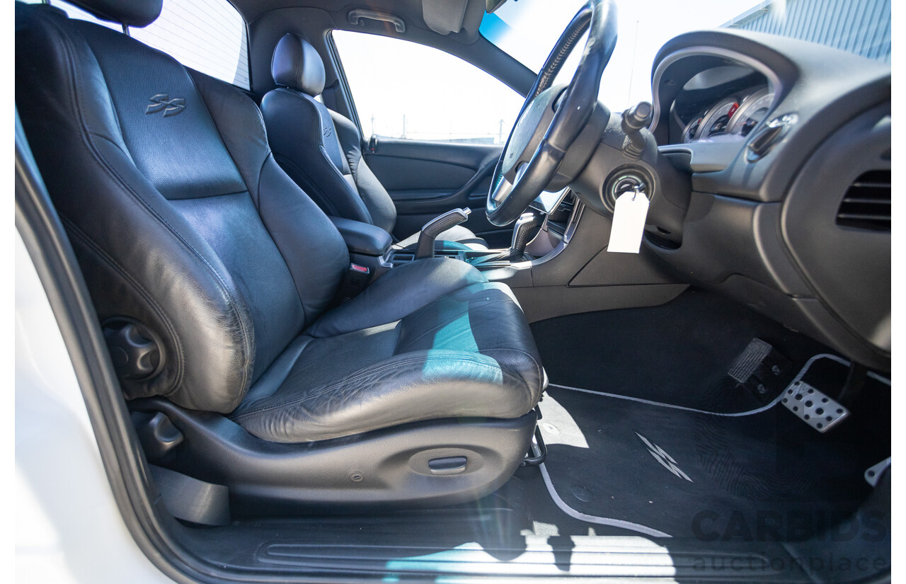 8/2005 Holden Commodore SS VZ Utility Heron White 5.7L V8