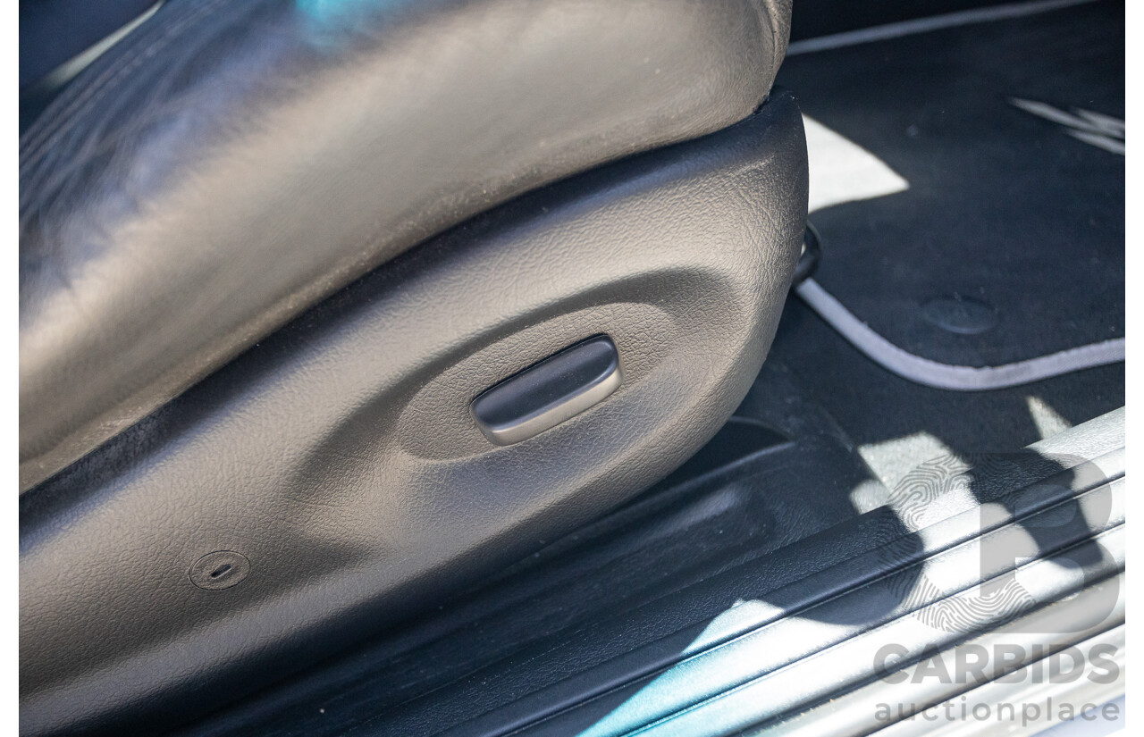 8/2005 Holden Commodore SS VZ Utility Heron White 5.7L V8