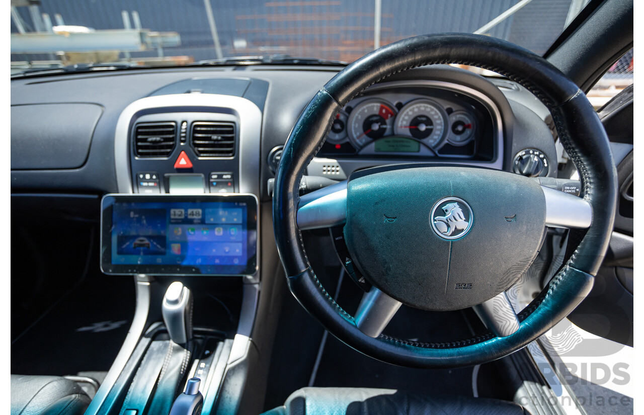 8/2005 Holden Commodore SS VZ Utility Heron White 5.7L V8