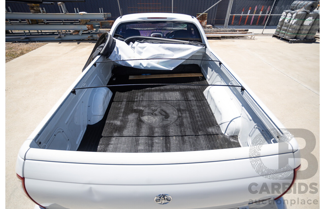 8/2005 Holden Commodore SS VZ Utility Heron White 5.7L V8