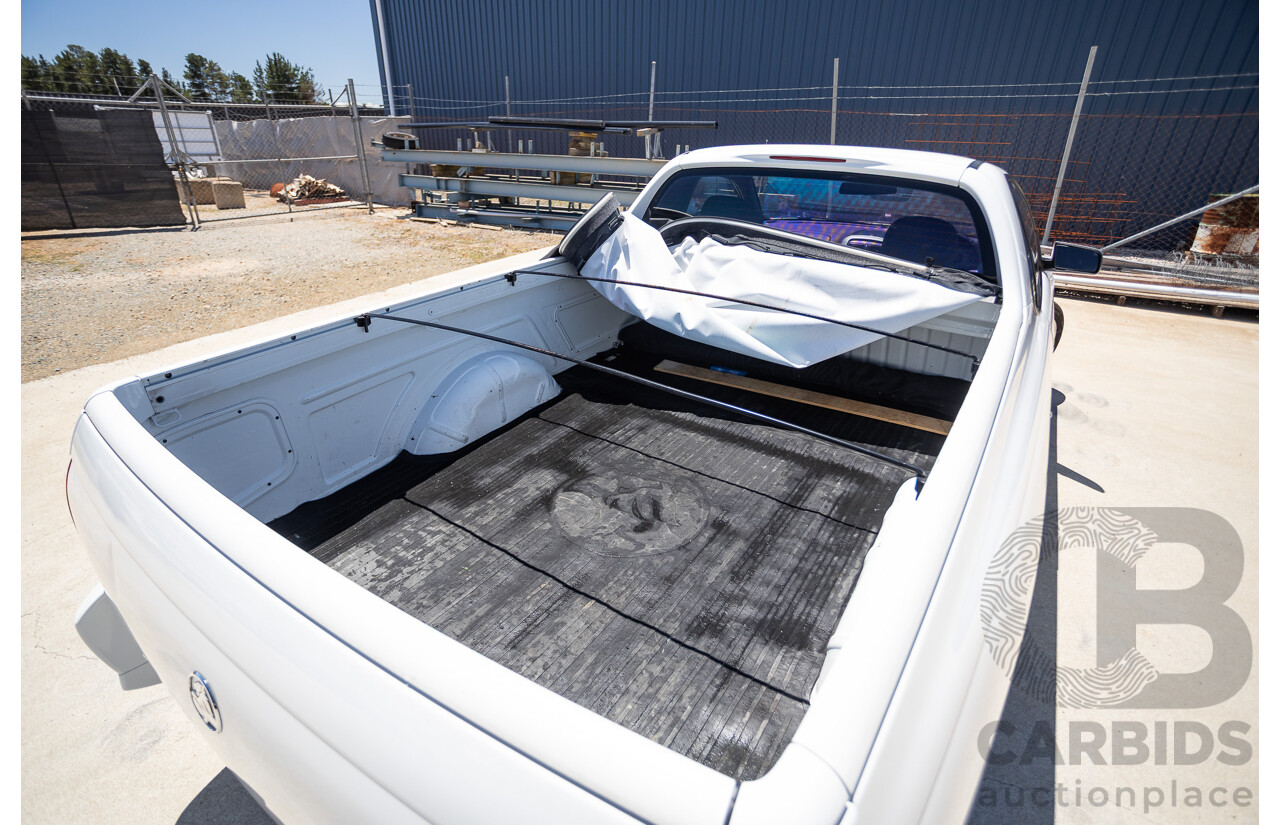 8/2005 Holden Commodore SS VZ Utility Heron White 5.7L V8