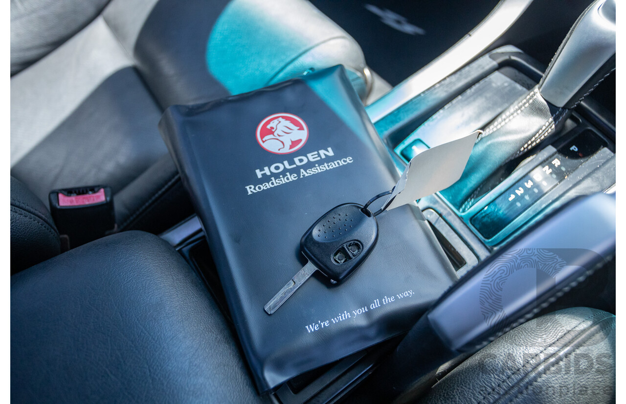 8/2005 Holden Commodore SS VZ Utility Heron White 5.7L V8