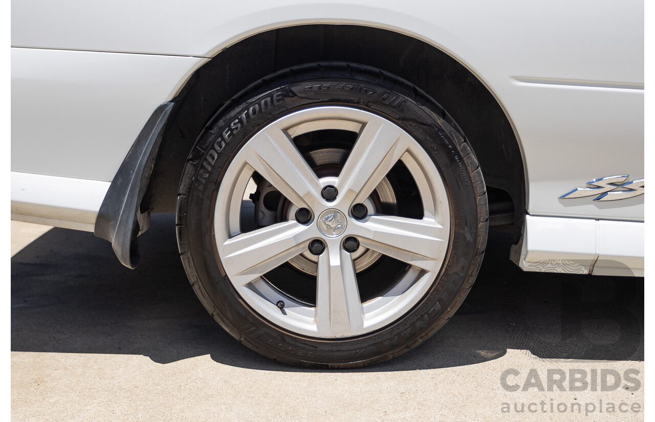 8/2005 Holden Commodore SS VZ Utility Heron White 5.7L V8