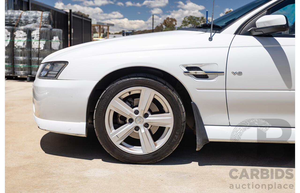 8/2005 Holden Commodore SS VZ Utility Heron White 5.7L V8