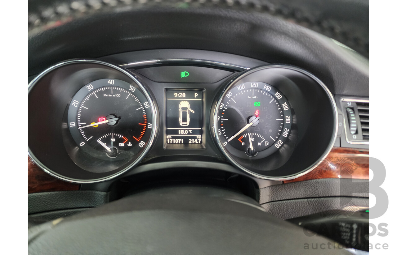 2/2014 Skoda Superb 118 TSI Elegance 3T MY13 4d Wagon Silver 1.8L