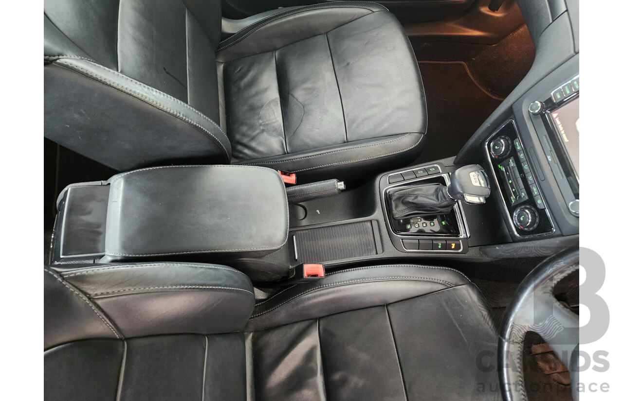 2/2014 Skoda Superb 118 TSI Elegance 3T MY13 4d Wagon Silver 1.8L