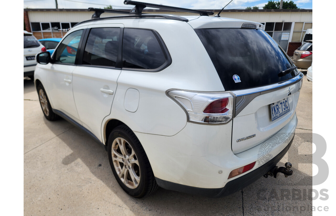 8/2013 Mitsubishi Outlander LS (4x4) ZJ 4d Wagon White 2.4L