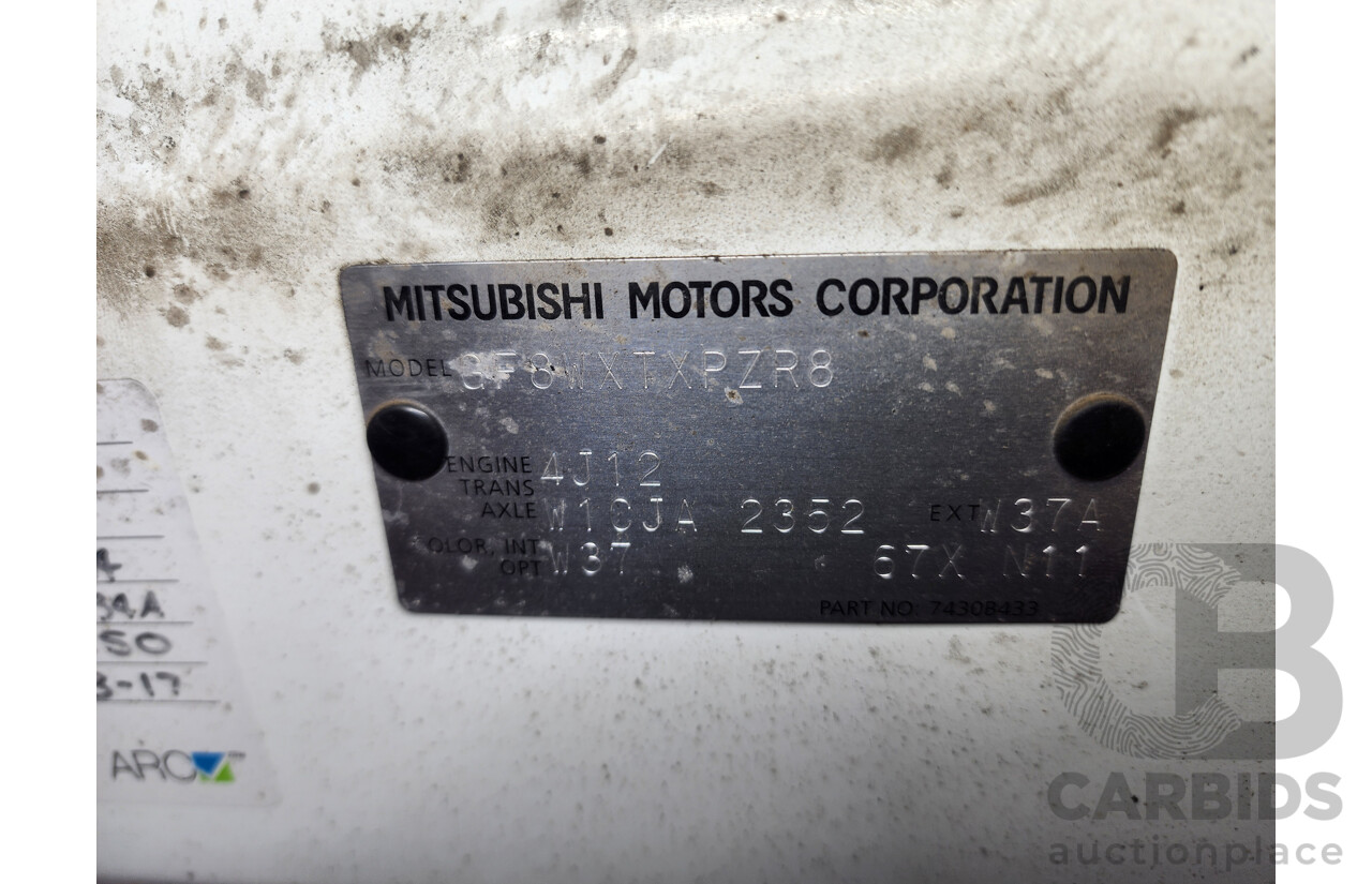 8/2013 Mitsubishi Outlander LS (4x4) ZJ 4d Wagon White 2.4L