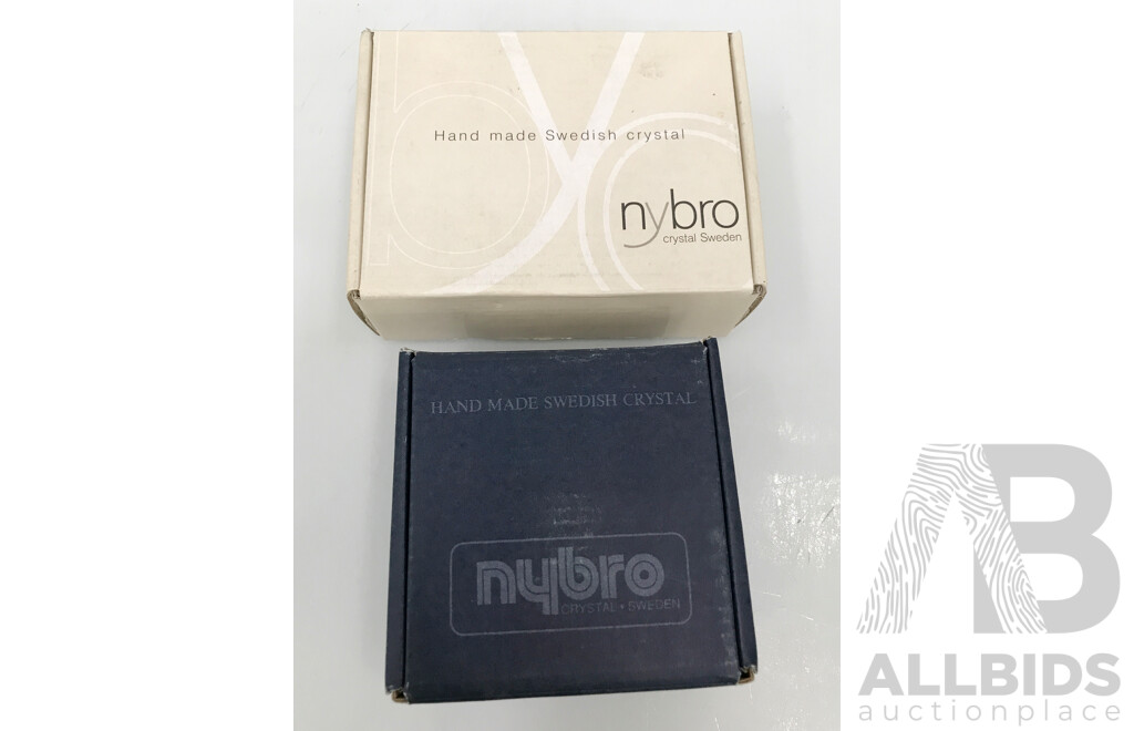 Nybro Crystal Sweden Lion Figures - Lot of 2