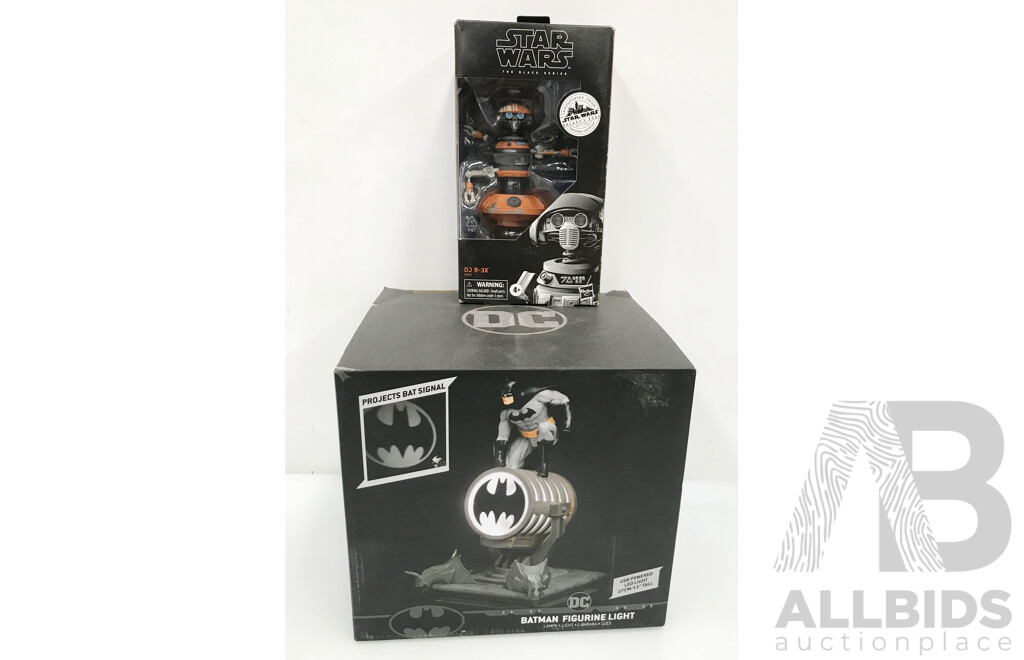 Batman Bat Signal Figurine Light and Star Wars DJ R-3X Action FIgure