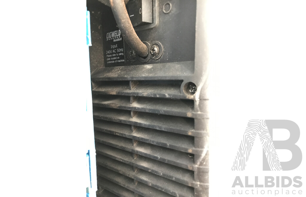 Cigweld 170 AMP Inverter Welder in Case