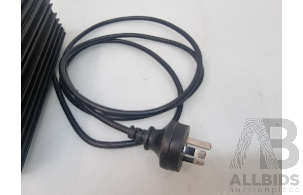 Calibre Precision Power Performance 12V Battery Charger & Power Supply